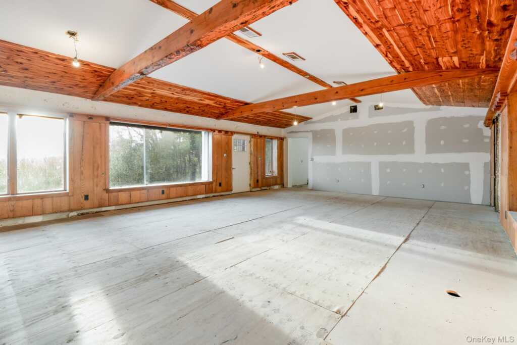 233 Forest Hill Drive, Kingston, NY 12401 - Photo 11 of 34