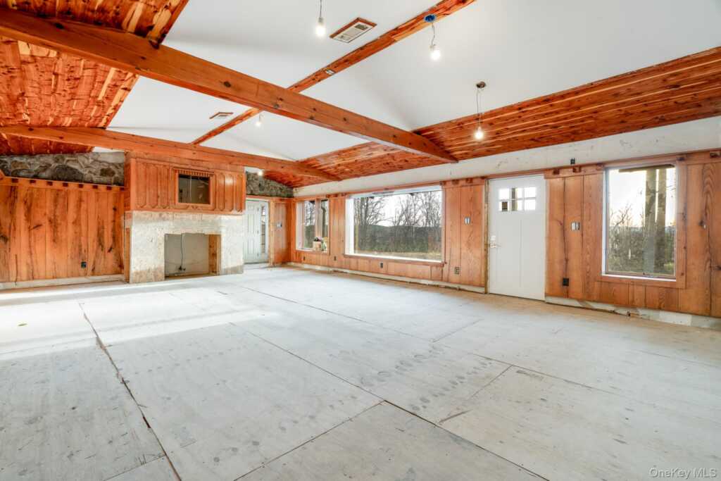 233 Forest Hill Drive, Kingston, NY 12401 - Photo 12 of 34