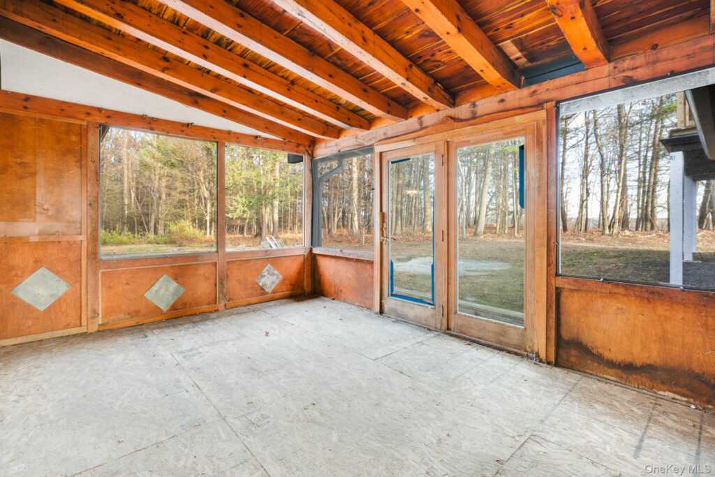 233 Forest Hill Drive, Kingston, NY 12401 - Photo 13 of 34