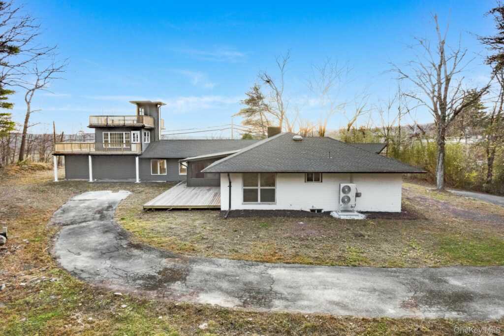 233 Forest Hill Drive, Kingston, NY 12401 - Photo 4 of 34