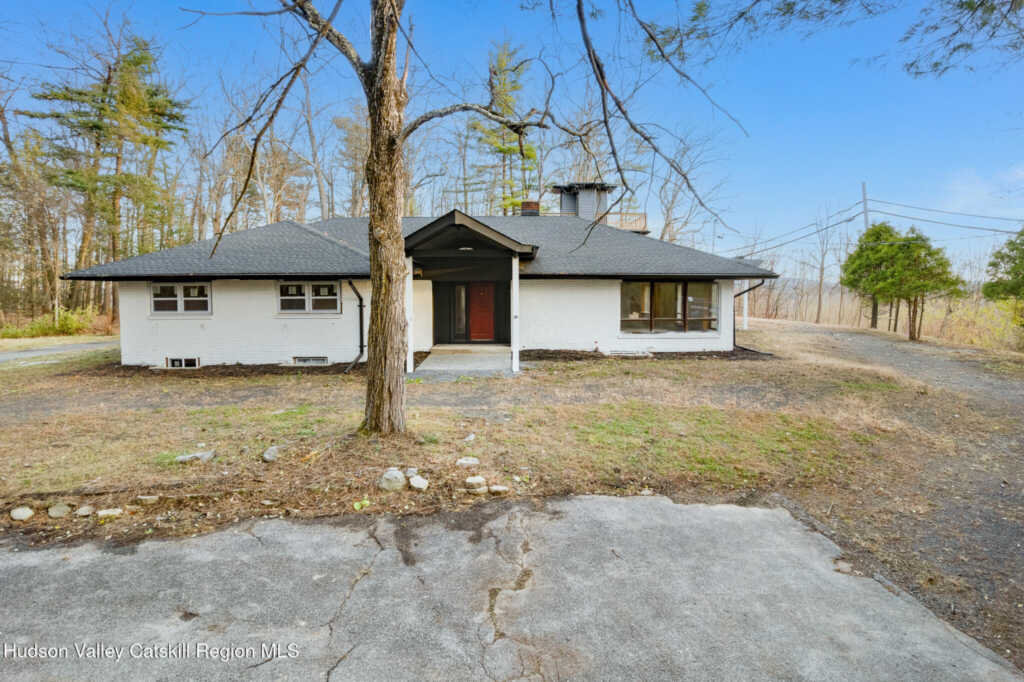 233 Forest Hill Drive, Kingston, NY 12401 - Photo 2 of 42