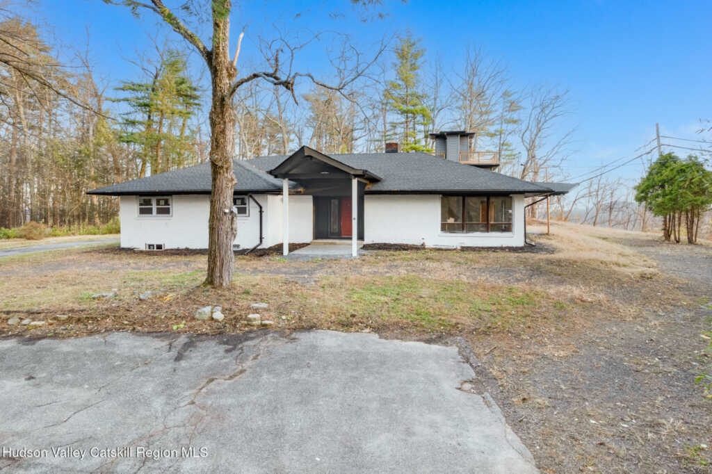 233 Forest Hill Drive, Kingston, NY 12401 - Photo 3 of 42