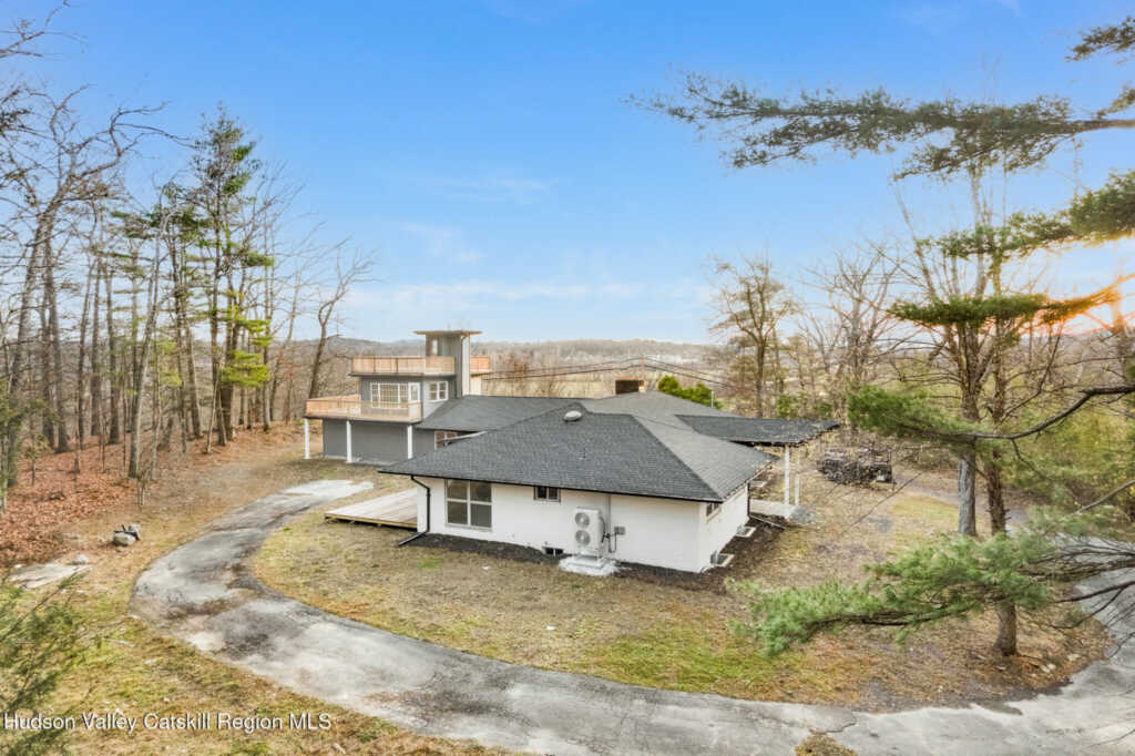 233 Forest Hill Drive, Kingston, NY 12401 - Photo 6 of 42