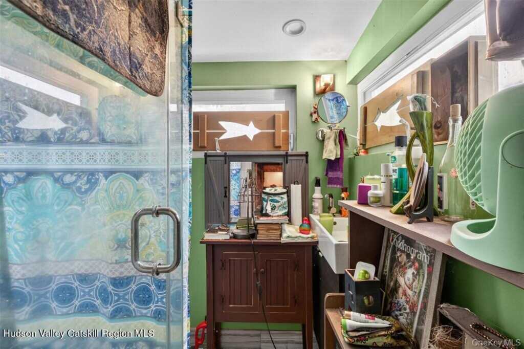 425 Main Street, Rosendale, NY 12472 - Photo 10 of 39