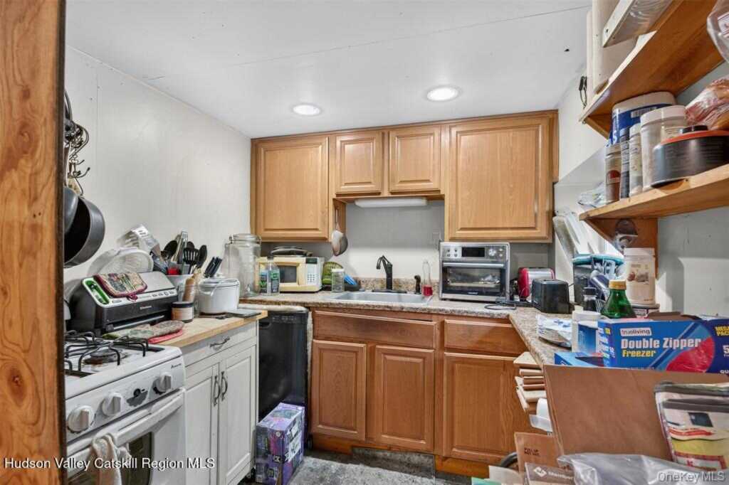 425 Main Street, Rosendale, NY 12472 - Photo 13 of 39