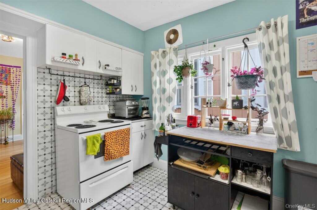 425 Main Street, Rosendale, NY 12472 - Photo 20 of 39