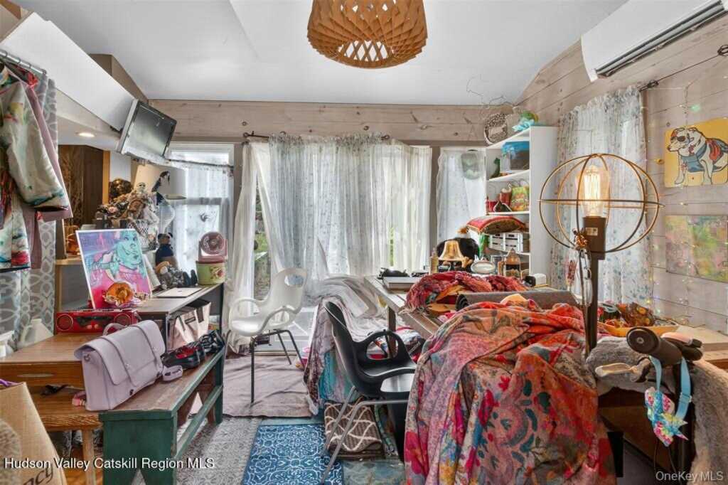 425 Main Street, Rosendale, NY 12472 - Photo 3 of 39