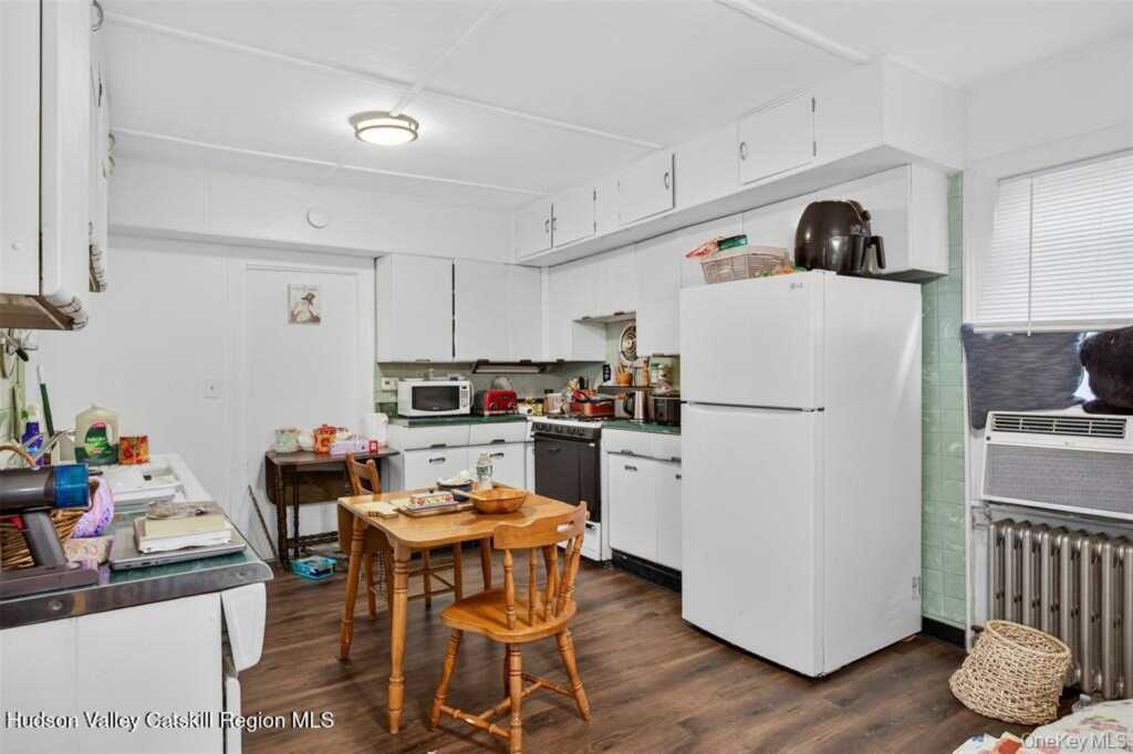 425 Main Street, Rosendale, NY 12472 - Photo 33 of 39