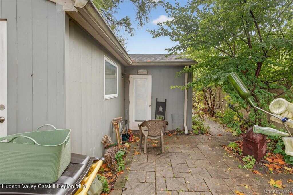 425 Main Street, Rosendale, NY 12472 - Photo 34 of 39