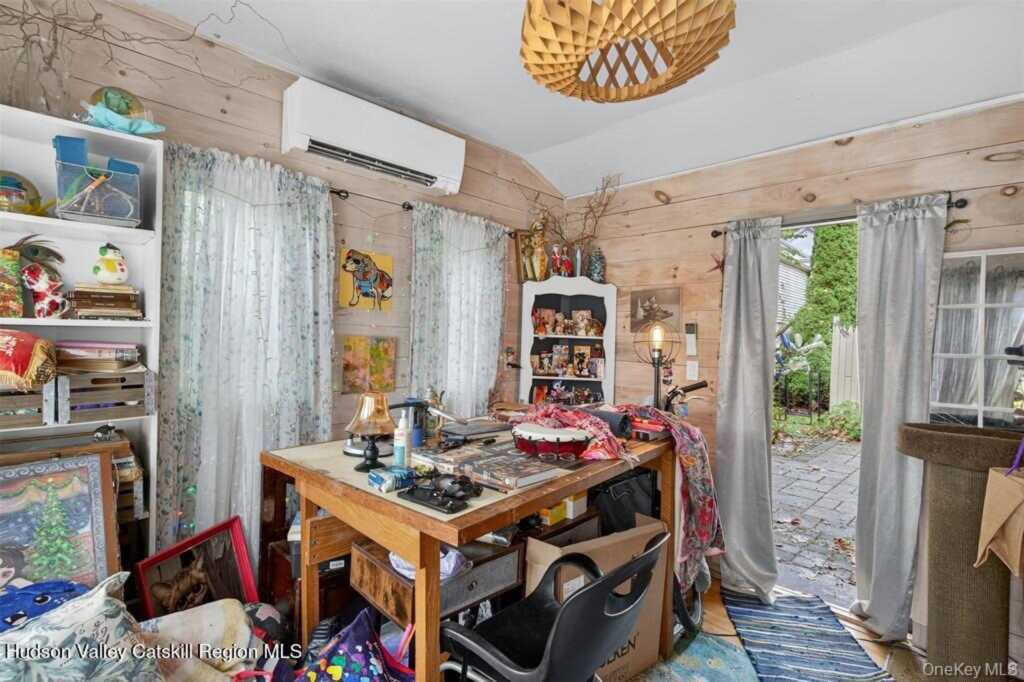 425 Main Street, Rosendale, NY 12472 - Photo 4 of 39