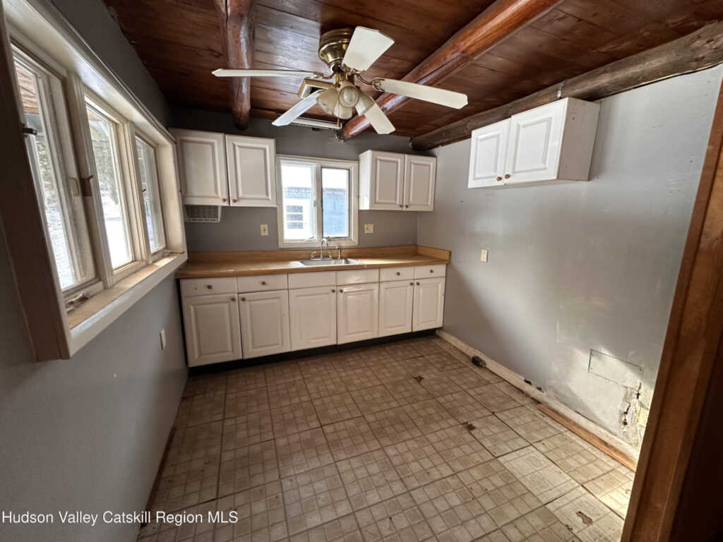 107 Grandview Acres Road, Phoenicia, NY 12464 - Photo 2 of 14