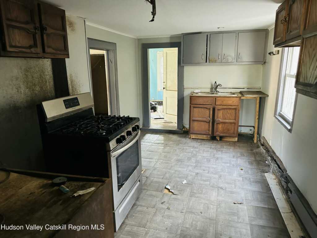 99 3rd Avenue, Kingston, NY 12401 - Photo 5 of 7