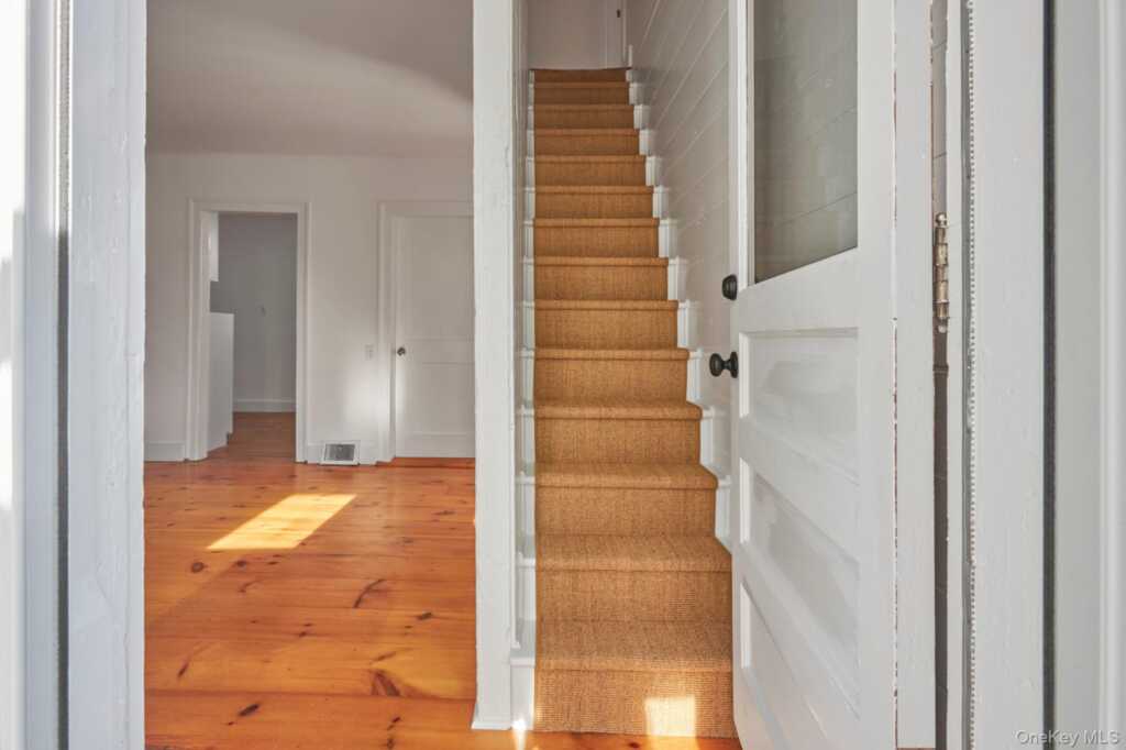 16 Oak Street, Unit #B, Rhinebeck, NY 12572 - Photo 3 of 14