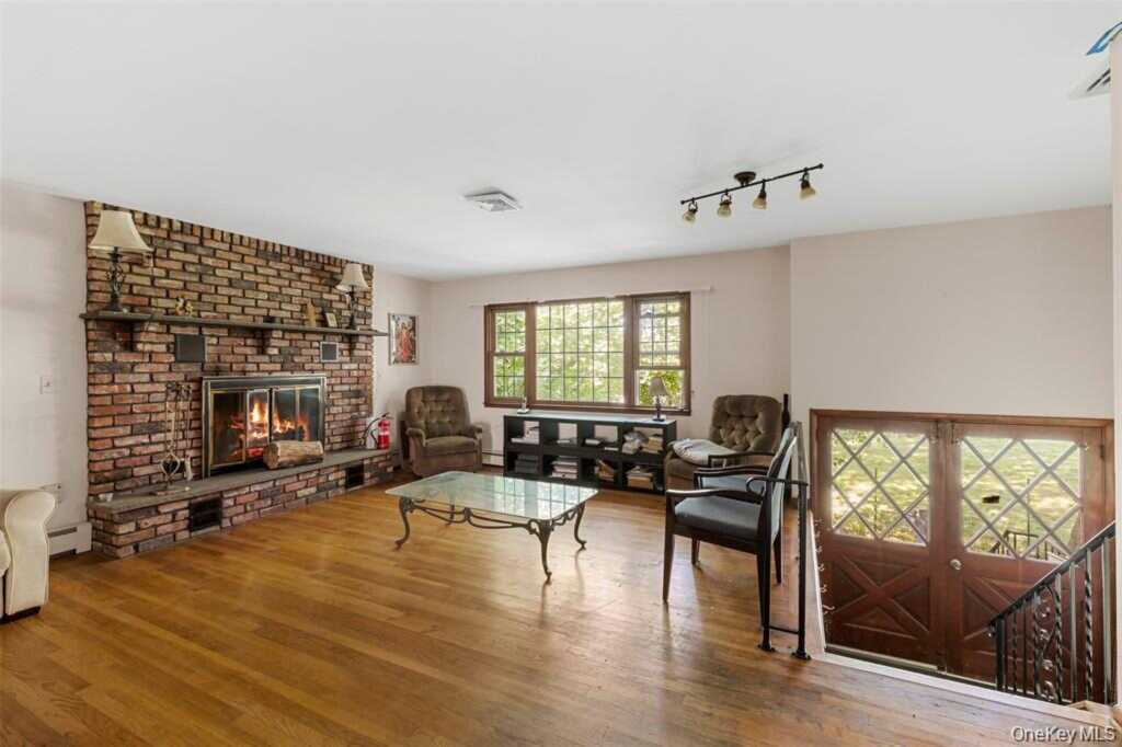 332 Springtown Road, New Paltz, NY 12561 - Photo 5 of 19