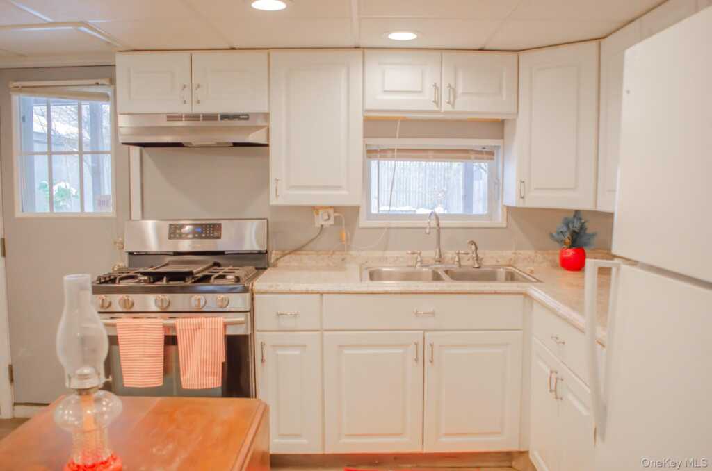 49 Gill Street, Kingston, NY 12401 - Photo 25 of 34