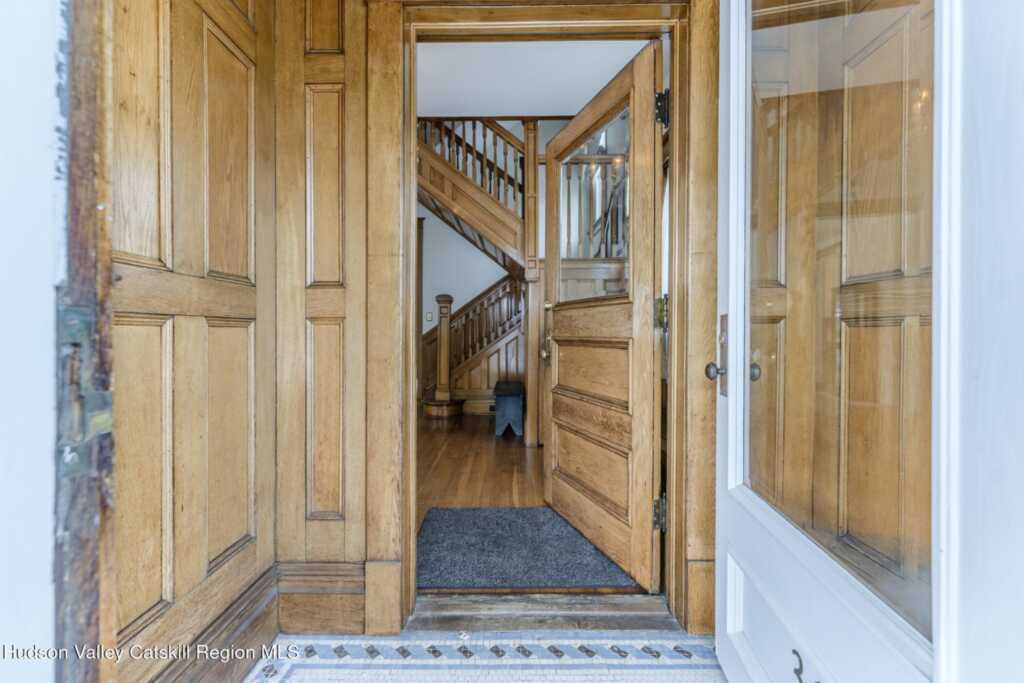 36 Warren Street, Kingston, NY 12401 - Photo 5 of 49