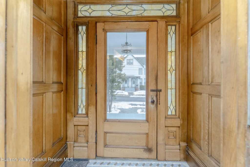 36 Warren Street, Kingston, NY 12401 - Photo 6 of 49