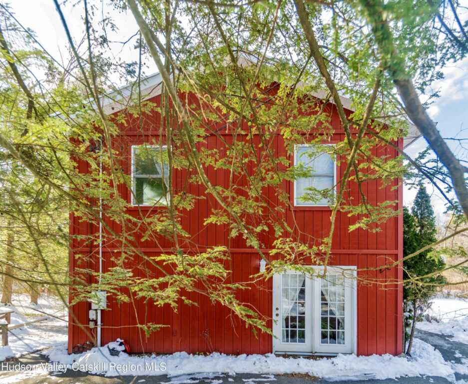 28 John Carle Road, Saugerties, NY 12477 - Photo 6 of 50