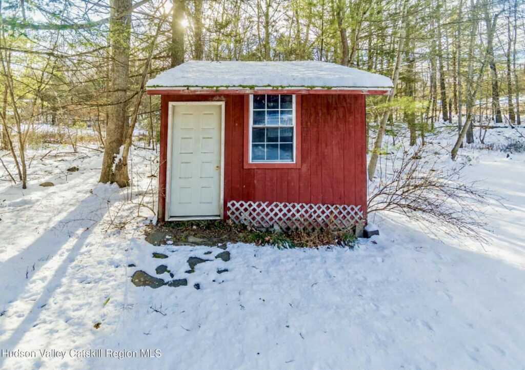 28 John Carle Road, Saugerties, NY 12477 - Photo 8 of 50