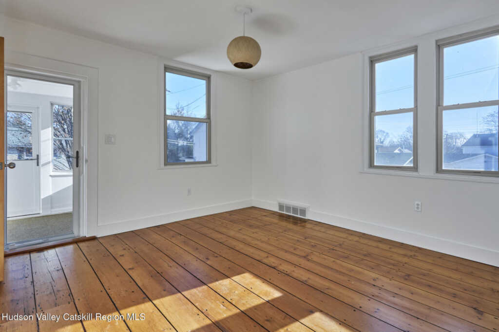 16 Oak Street, Rhinebeck, NY 12572 - Photo 8 of 13