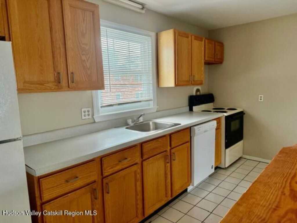 136 Chestnut Street, Unit #10c, New Paltz, NY 12561 - Photo 8 of 13