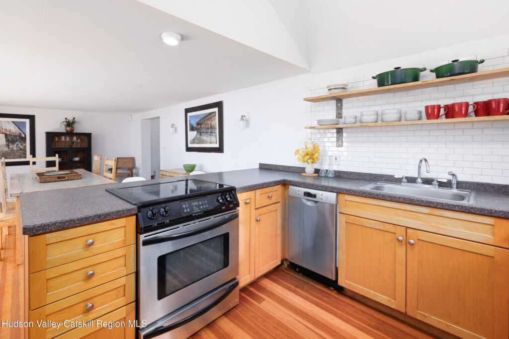 257 Saugerties Road, Woodstock, NY 12498 - Photo 5 of 29