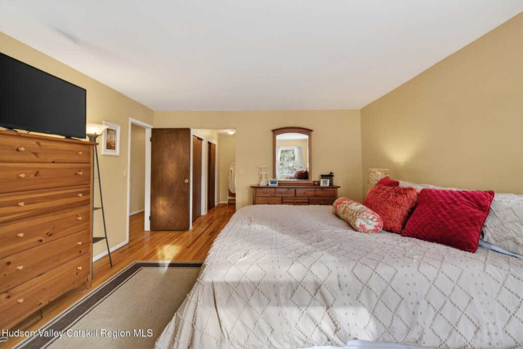 15 Royal Oak Road, Stone Ridge, NY 12484 - Photo 24 of 35