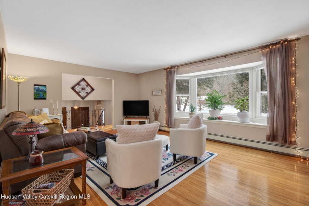 15 Royal Oak Road, Stone Ridge, NY 12484 - Photo 9 of 35