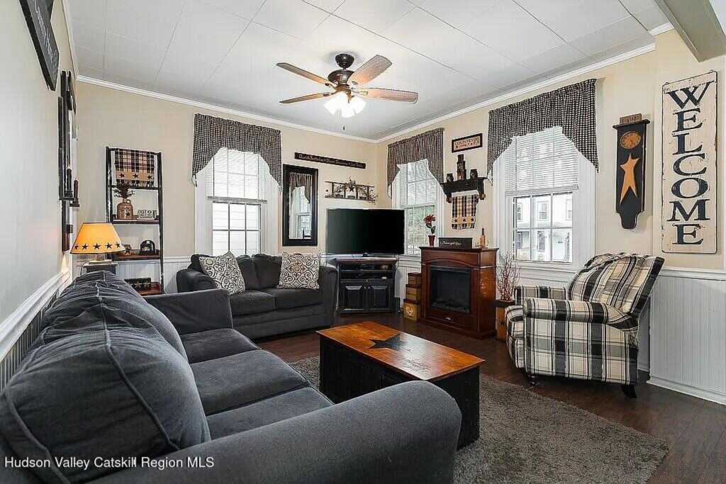 213 Elmendorf Street, Kingston, NY 12401 - Photo 5 of 20