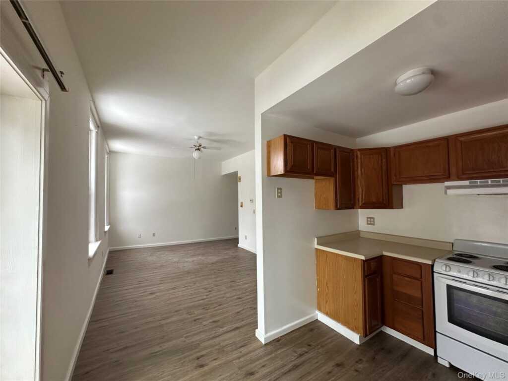 165 Ulster Avenue, Unit #7, Saugerties, NY 12477 - Photo 7 of 21