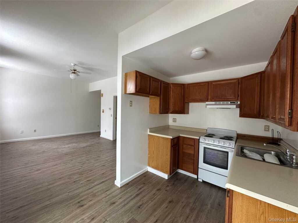 165 Ulster Avenue, Unit #7, Saugerties, NY 12477 - Photo 8 of 21