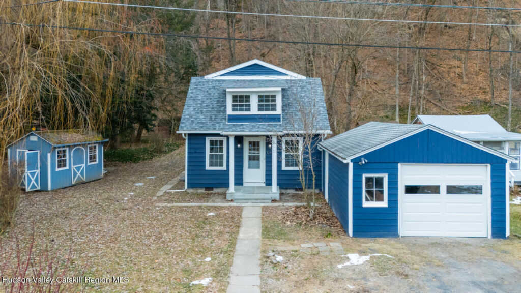 148 Esopus Creek Road, Saugerties, NY 12477 - Photo 2 of 19