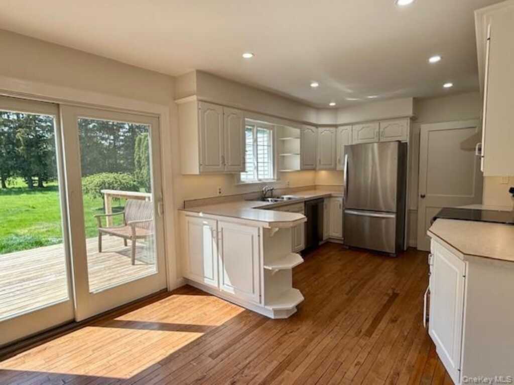 70 Mulberry Street, Rhinebeck, NY 12572 - Photo 3 of 10