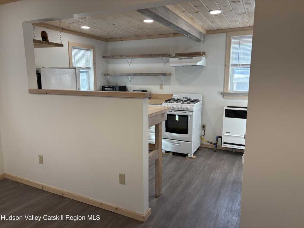 18 Market Street, Unit #2, Saugerties, NY 12477 - Photo 3 of 8