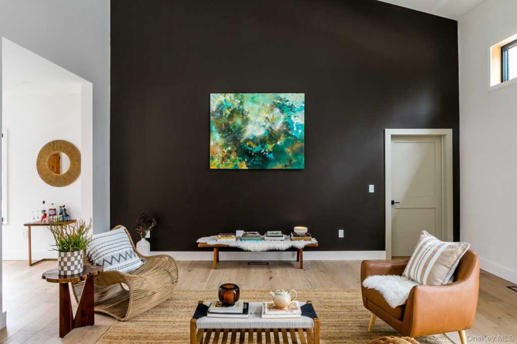 33 Betten Court, Saugerties, NY 12477 - Photo 3 of 27