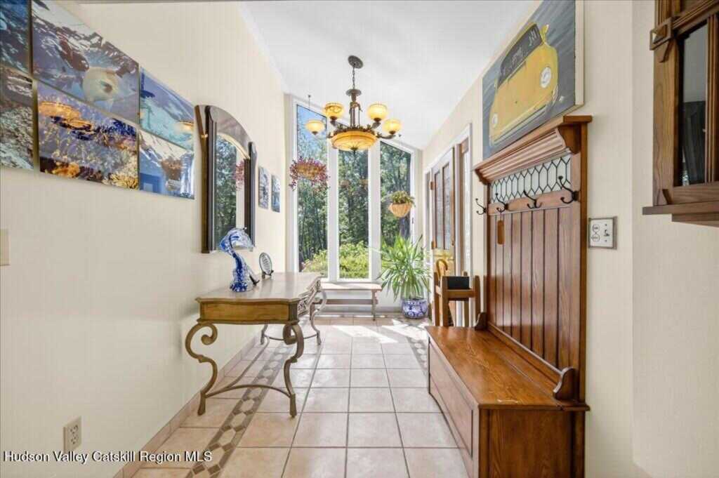 68 Tall Oaks Drive, Kingston, NY 12401 - Photo 12 of 38