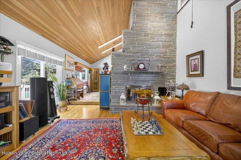 68 Tall Oaks Drive, Kingston, NY 12401 - Photo 15 of 38