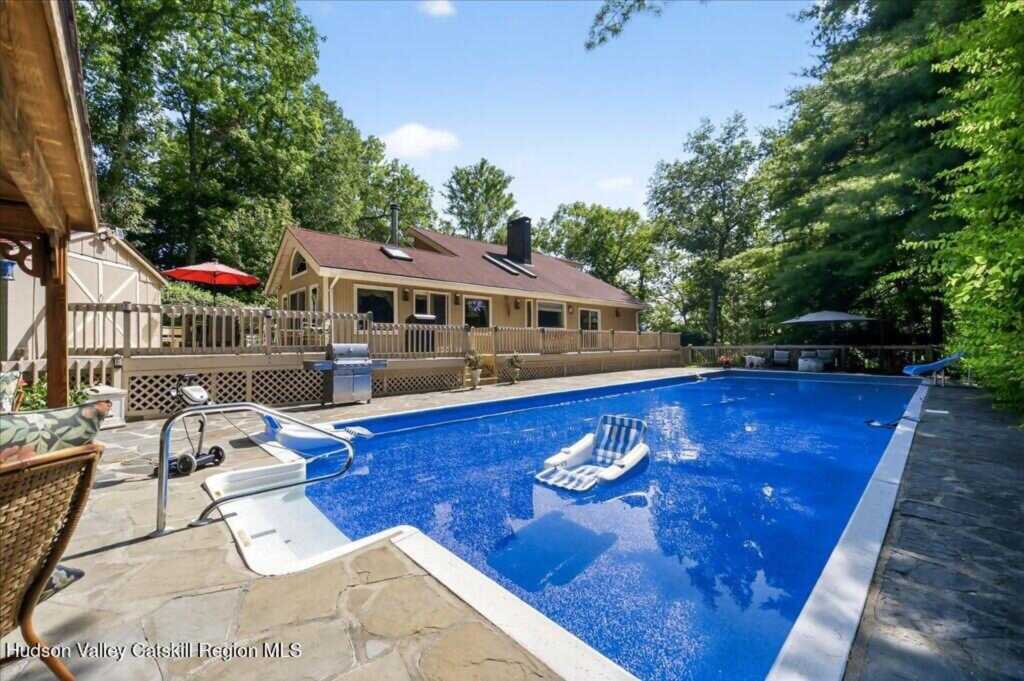 68 Tall Oaks Drive, Kingston, NY 12401 - Photo 5 of 38