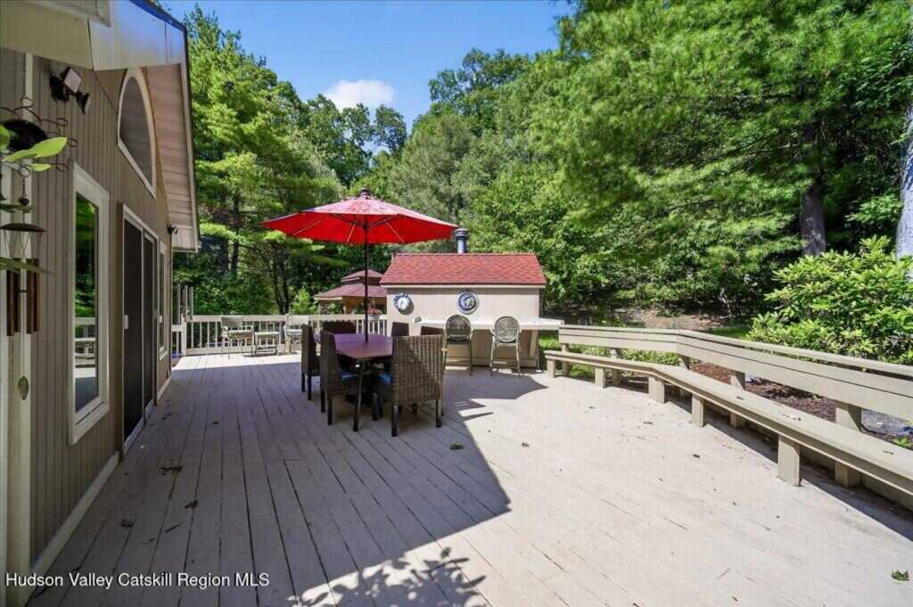 68 Tall Oaks Drive, Kingston, NY 12401 - Photo 8 of 38