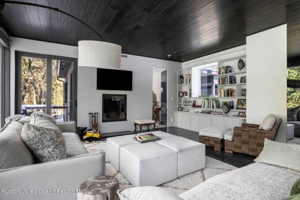 70 Raybrook Drive, Woodstock, NY 12498 - Photo 5 of 50