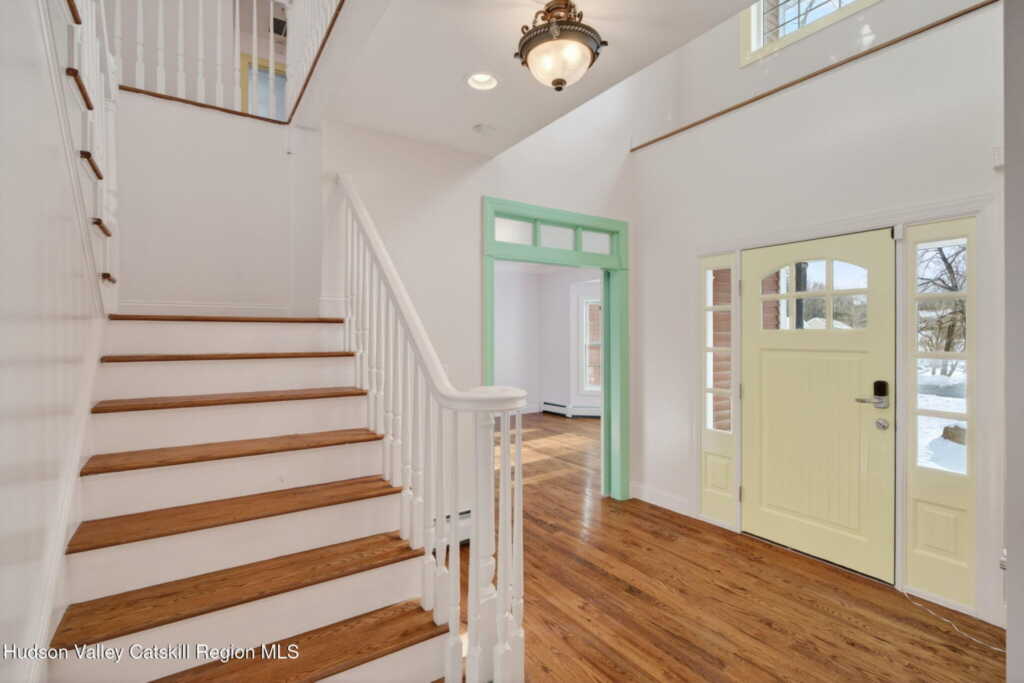 30 Alison Court, Kingston, NY 12401 - Photo 5 of 50