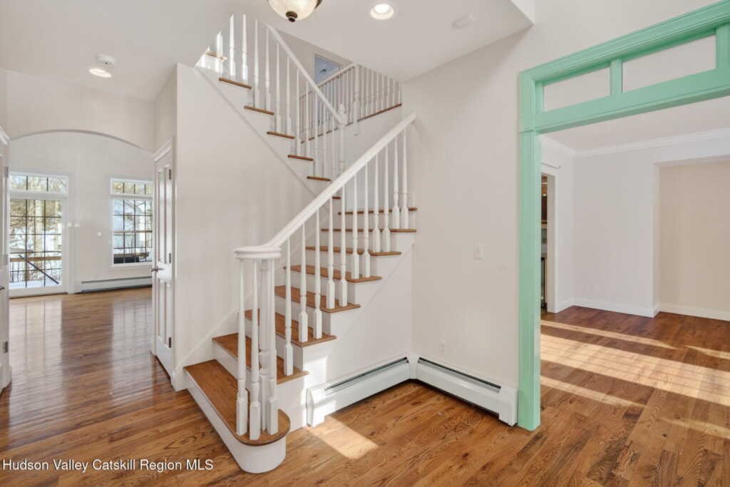 30 Alison Court, Kingston, NY 12401 - Photo 6 of 50