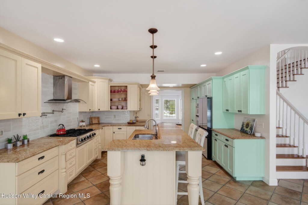 30 Alison Court, Kingston, NY 12401 - Photo 9 of 50