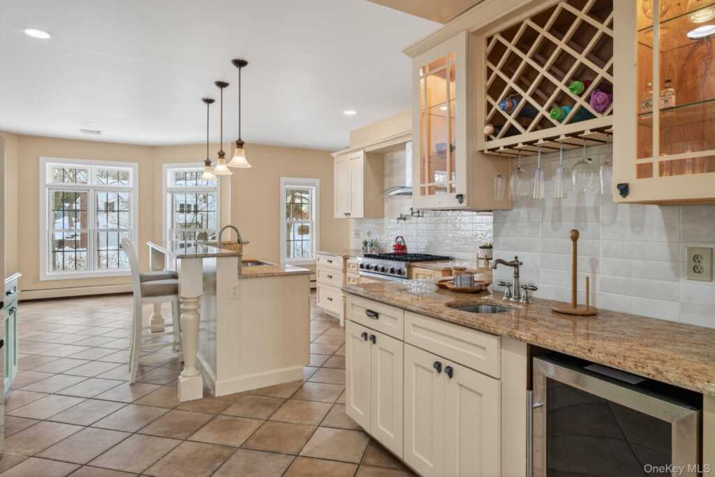 30 Alison Court, Kingston, NY 12401 - Photo 12 of 50