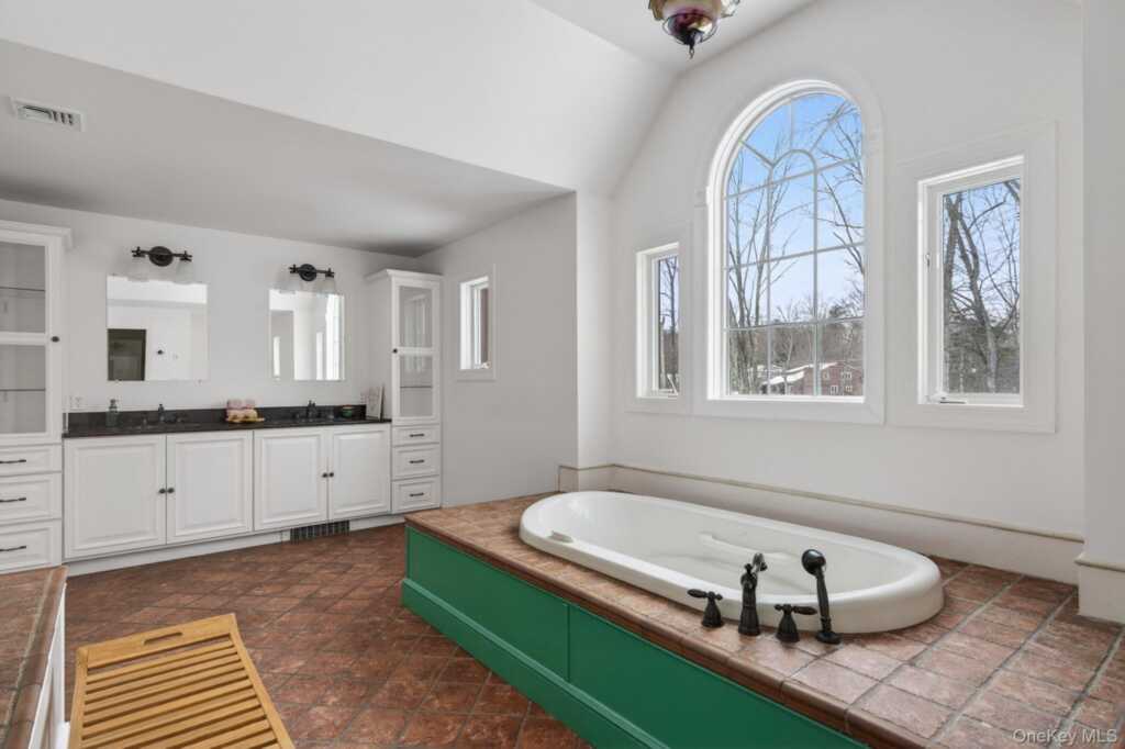 30 Alison Court, Kingston, NY 12401 - Photo 33 of 50