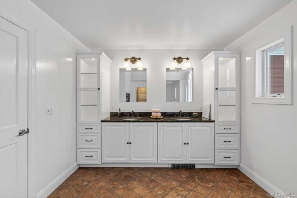 30 Alison Court, Kingston, NY 12401 - Photo 35 of 50