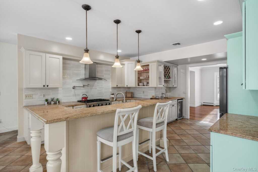 30 Alison Court, Kingston, NY 12401 - Photo 7 of 50