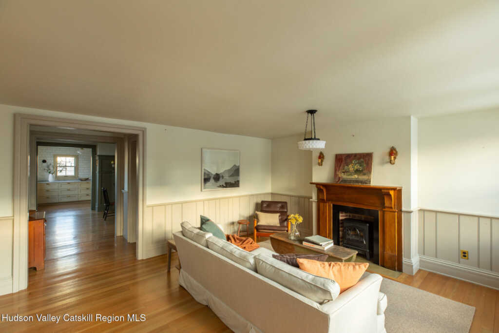 110 Clinton Avenue, Kingston, NY 12401 - Photo 10 of 50