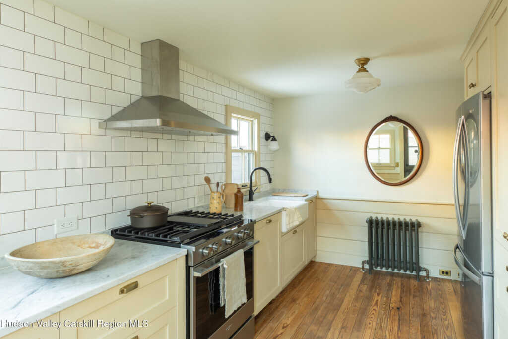 110 Clinton Avenue, Kingston, NY 12401 - Photo 21 of 50