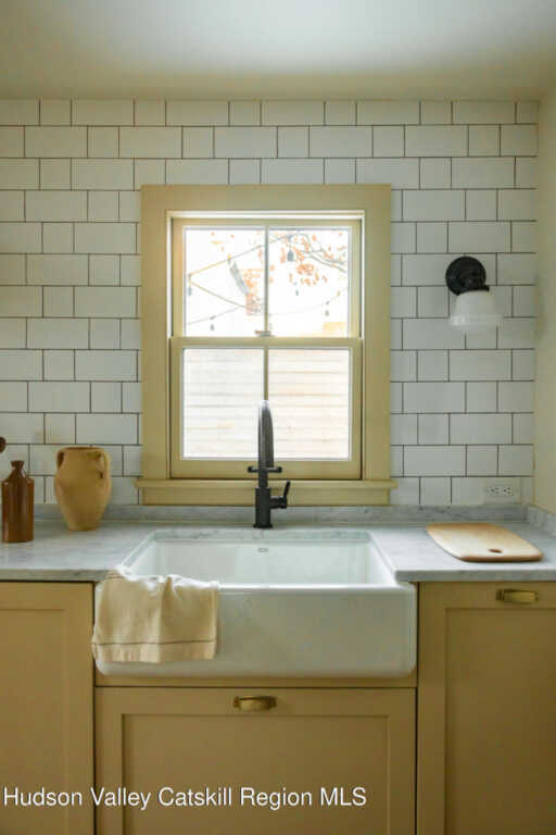 110 Clinton Avenue, Kingston, NY 12401 - Photo 22 of 50